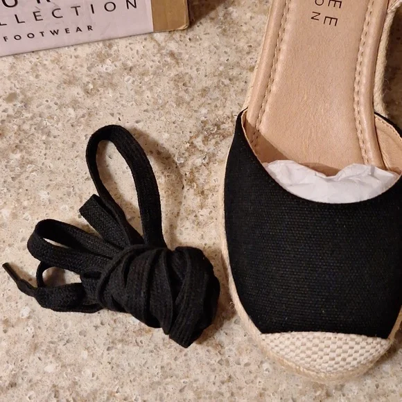 Journey Collection espadrille wedge sandals - Picture 9 of 10